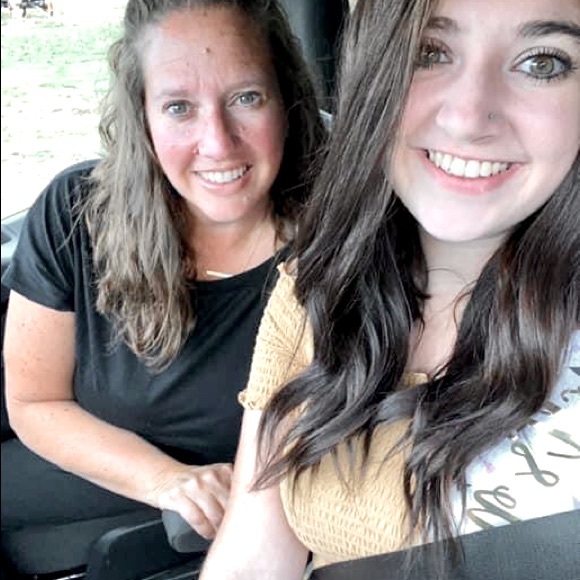 Meet your Posher, Sarah - Picture 3 of 6